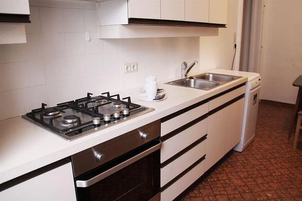Checkvienna - Edelhof Apartments 0*, Vienna