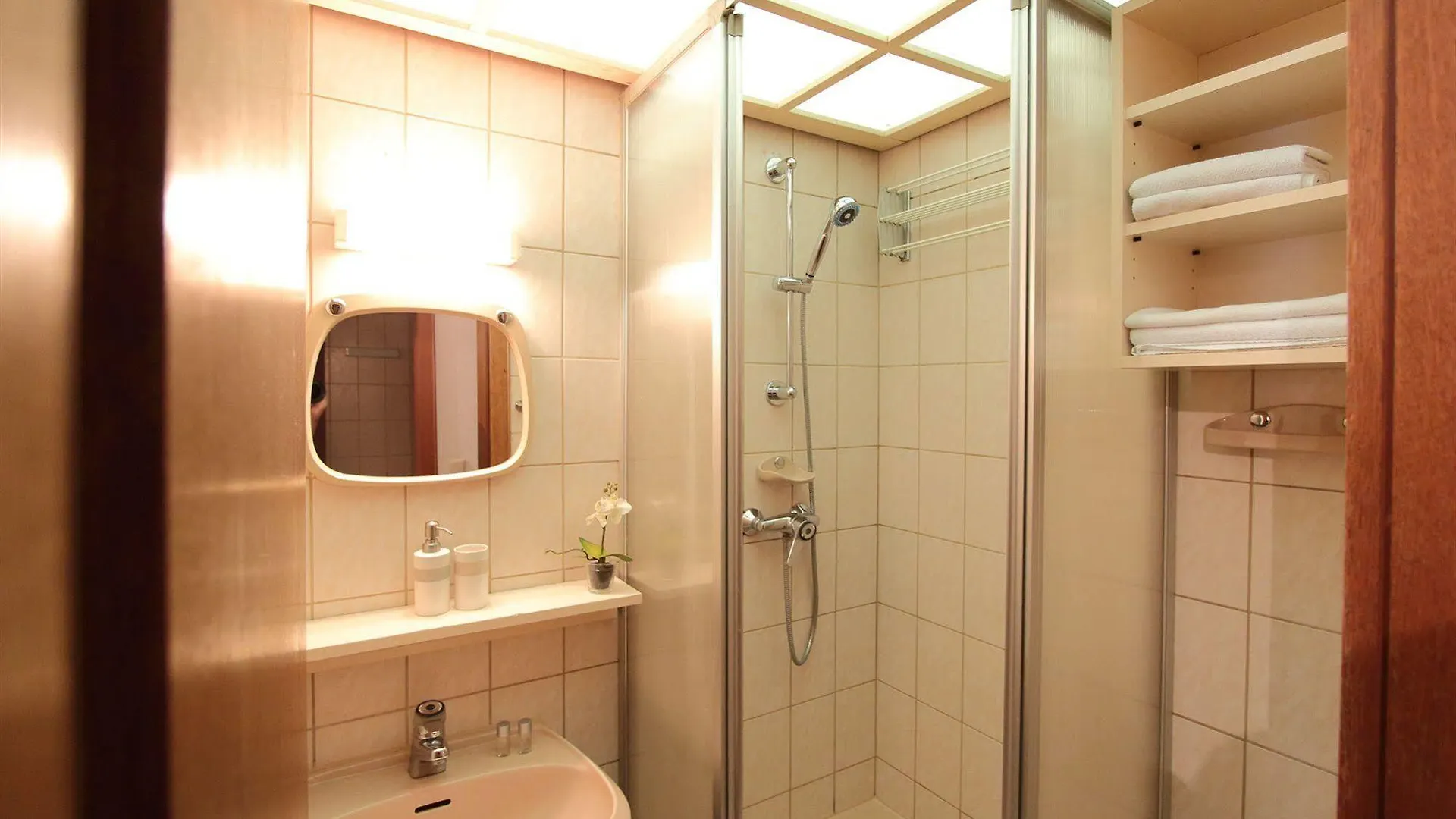 Checkvienna - Edelhof Apartments