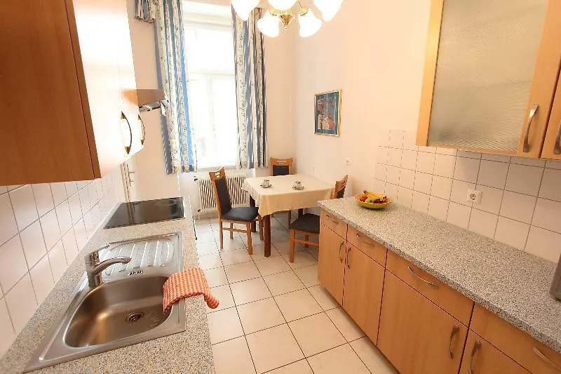 Checkvienna - Edelhof Apartments